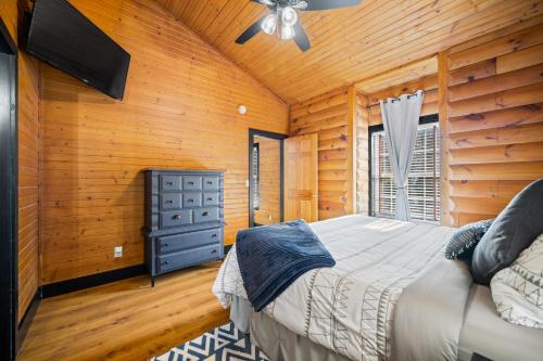 Liberty Log Cabin in Nashville, USA
