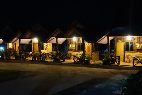 Exterior view, Busby Resort in Ta Phraya