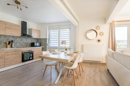 Létesítmények, Chambre Sophie - 2 SDB - Balcon - WIFI - Parking in Briey