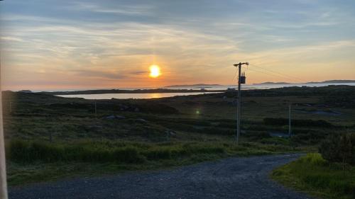 Drop Anchor House, Spacious 3 bedroom apartment, fabulous sea views in Cleggan