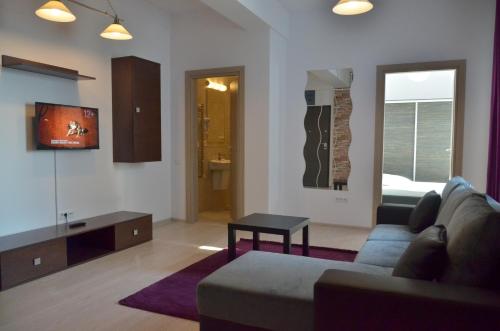 Uptown Residence Apartments - image 8