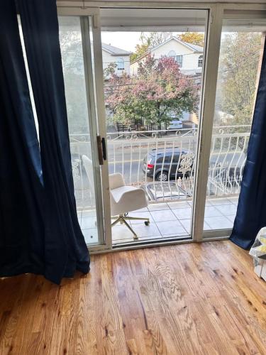 Cozy rooms with private balcony in Newark, USA