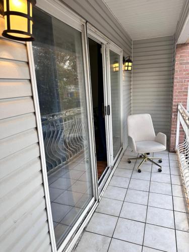 Cozy rooms with private balcony in Newark, USA