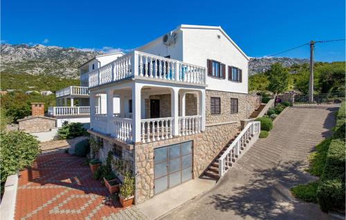 Nice Apartment In Jablanac With Kitchen