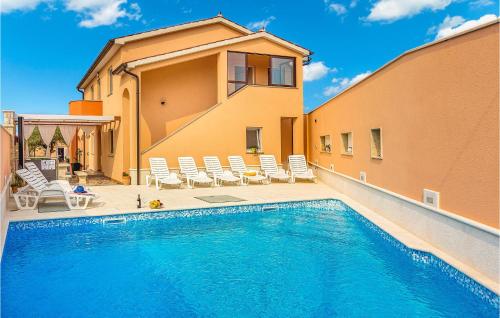 Studio Apartment In Galizana – khách sạn tại Galižana