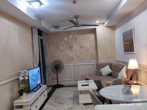 Condo With Balcony And Bayview In Malate, Manila, Manila