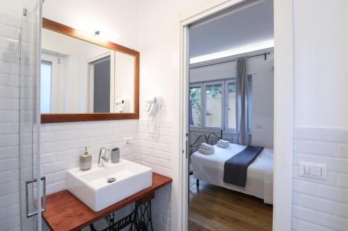 Casilina 403 Spacious Apartment 3BDR and 3 BATH, Roma (foto 4)