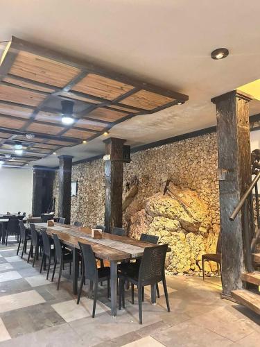Restaurant, Bugana Beach and Dive Resort in Sipalay