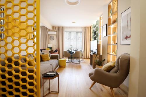 NEW Glamours Central Suite with Elevator, Sofia