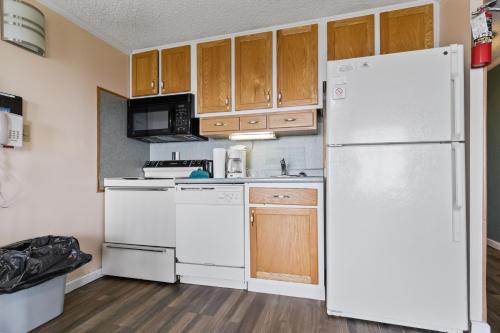 ML186 First Floor WiFi EZ Gated Parking Near Village Slopes in Snowshoe, USA