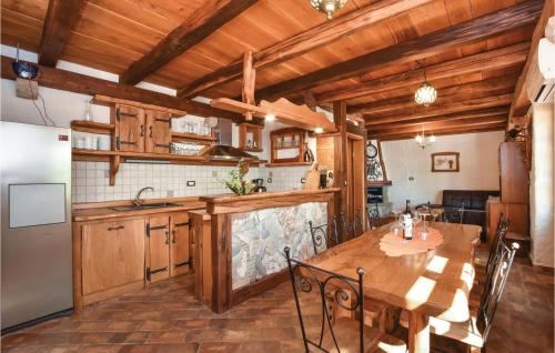 virtuve, Holiday Home Zastrazisce With Fireplace 03 in Zastražišće