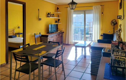  2 Bedroom Cozy Apartment In El Campello in El Campello