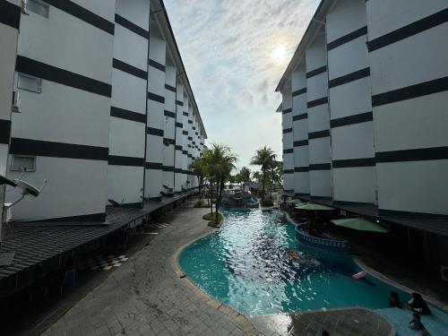 สระว่ายน้ำ, Ricco Ruby Homestay in กัมปุงบากันปีนัง