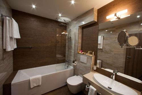 Amira Boutique Hotel - image 5