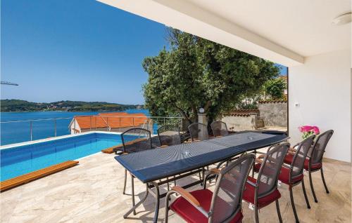 Nice Home In Supertarska Draga With Wifi