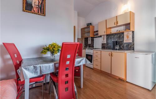 1 Bedroom Cozy Apartment In Liznjan - Location saisonnière - Ližnjan