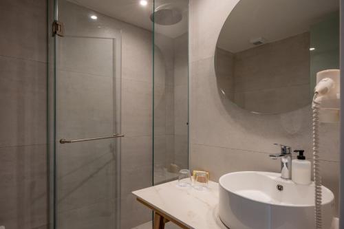 Minos Hotel - image 3