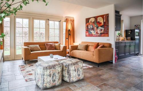  Beautiful Home In Hoge Hexel With Kitchen in Hoge-Hexel