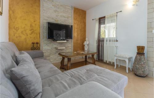 One-Bedroom Apartment In Kosinozici in Katun Lindarski