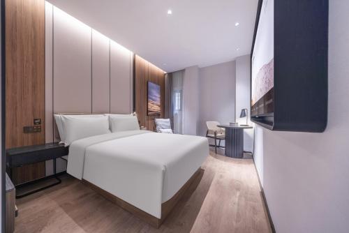 Elegant Double Room image 4