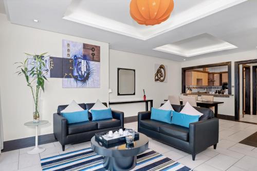 Premier One-Bedroom Suite image 8