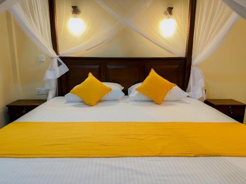 Large Twin Room image 3