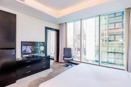Superior One-Bedroom Suite image 8