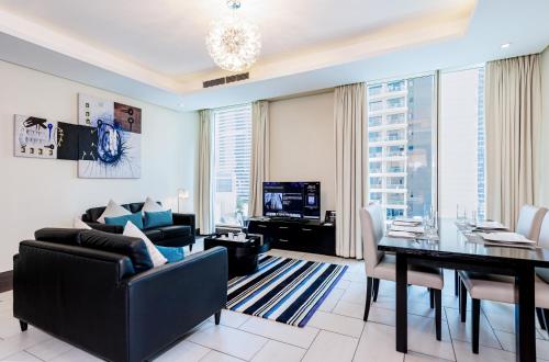 Deluxe One-Bedroom Suite image 10