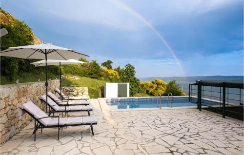 泳池, Two-Bedroom Holiday Home In Omis in 奧米斯