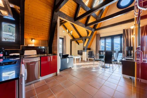Two-Bedroom Apartment with Mountain View
