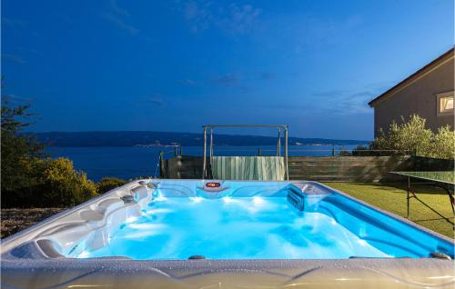 外部景觀, Two-Bedroom Holiday Home In Omis in 奧米斯