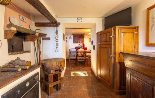 Awesome Home In Villa Di Piteccio