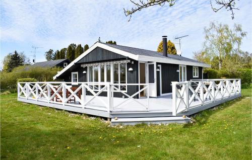 Two-Bedroom Holiday Home In Dronningmolle