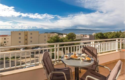 1 Bedroom Stunning Apartment In Makarska