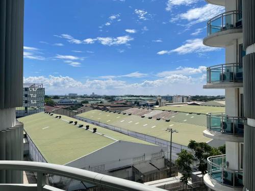 KYH STAYCATION 2BR by Azure Residences Near Airport