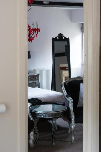 Longbridge House - image 13