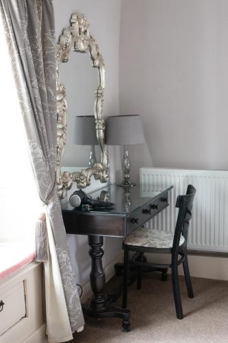 Longbridge House - image 5