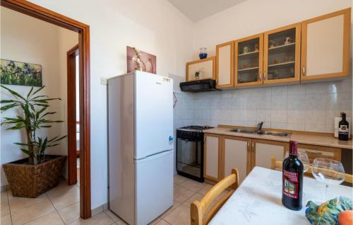 Awesome Apartment In Pula With Wifi 3