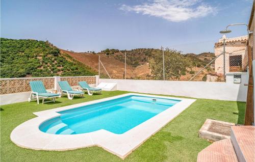 Úszómedence, Amazing Home In Cajiz With Wifi in Benajarafe