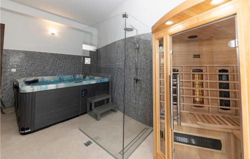 酒店活動, Gorgeous Home In Bribir With Wifi in 巴里比