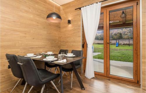 virtuve, Lovely Home In Tuk Vojni in Begovo Razdolje
