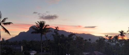 3000m² 3 slaapkamer, 3 privé badkamer Vrijstaande woning in Nenmeni (Jk home stay ) in Nenmeni