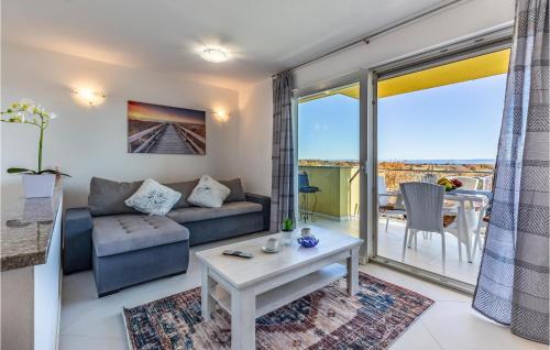 Stunning Apartment In Liznjan With Wifi - Location saisonnière - Ližnjan