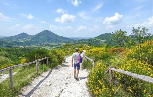 Vedere exterior, Stunning Apartment In Monselice in Monselice