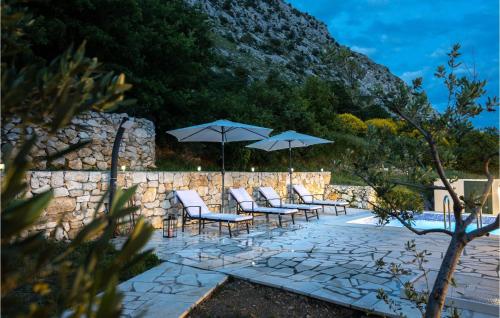 外部景觀, Two-Bedroom Holiday Home In Omis in 奧米斯