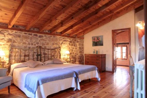La Casona de El Royo in El Royo