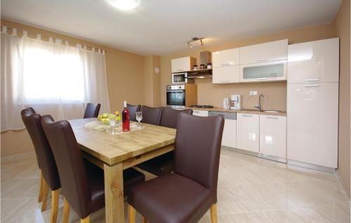 virtuve, Holiday Home Cista Velika With Outdoor Swimming Pool 311 in Velika Cista