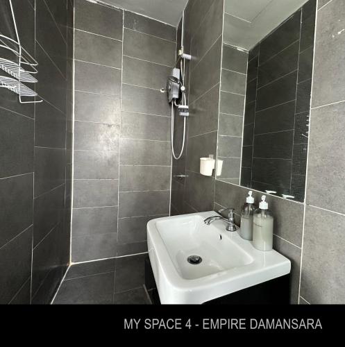 My Space - Empire Damansara room with Netflix, Petaling Jaya (zdjęcie 10)