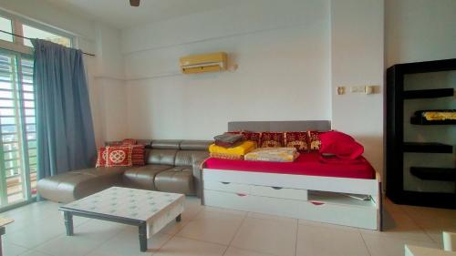 Apartment in central JB with sea view, city view, balcony, free WiFi and free parking, Johor Bahru (foto 10)