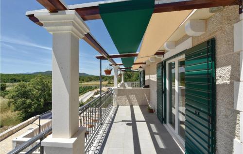 Balkons/terase, Beautiful Home In Zrnovnica-Split With Sauna in Cista Provo